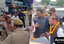 रायबरेली में स्वामी प्रसाद मौर्य पर हमला: सियासी माहौल गरमाया Swami Prasad Maurya attacked in Raebareli, political tensions rise.