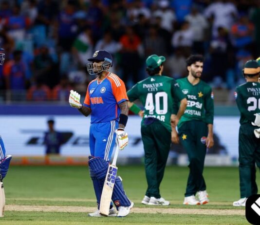 India vs Pakistan Asia Cup 2025: रोमांचक Highlights, और Handshake विवाद चर्चा में India vs Pakistan Asia Cup 2025 match action on the field.