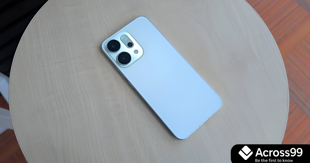 Oppo Reno 14 5G triple rear camera setup