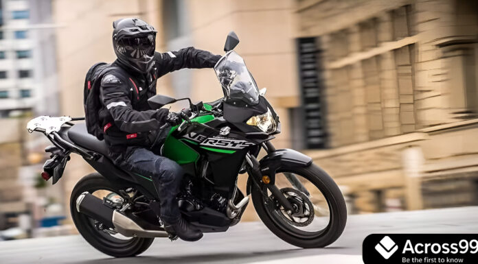 Kawasaki Versys X-300 2025: Price in India, Mileage और Performance का पूरा Review Kawasaki Versys X-300 2025 in city street view