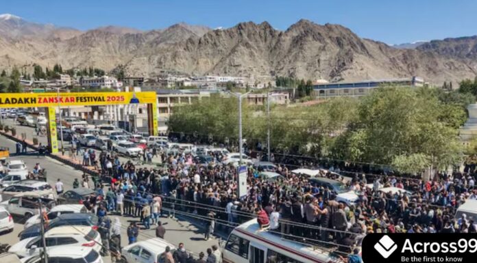 Leh Ladakh Protest 2025: लद्दाख हिंसा, CRPF पर हमला और सोनम वांगचुक ने भूख हड़ताल खत्म की Ladakh Protest 2025: Youths clashing with police during demonstrations.