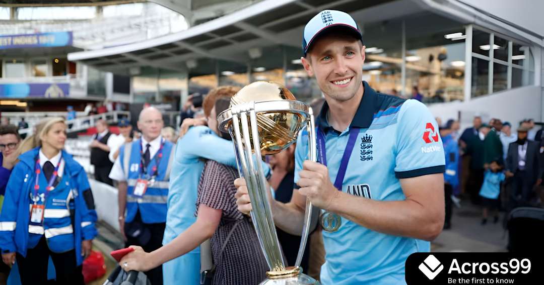 Chris Woakes waves to fans during retirement announcement