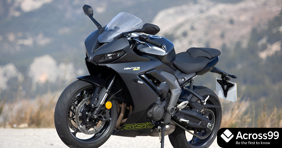  Triumph Daytona 660 sports bike front view