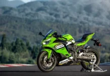 2025 कावासाकी निंजा 300 भारत में लॉन्च: नए फीचर्स, दमदार लुक और पुरानी कीमत के साथ जबरदस्त वापसी 2025 Kawasaki Ninja 300 new color options with projector headlight