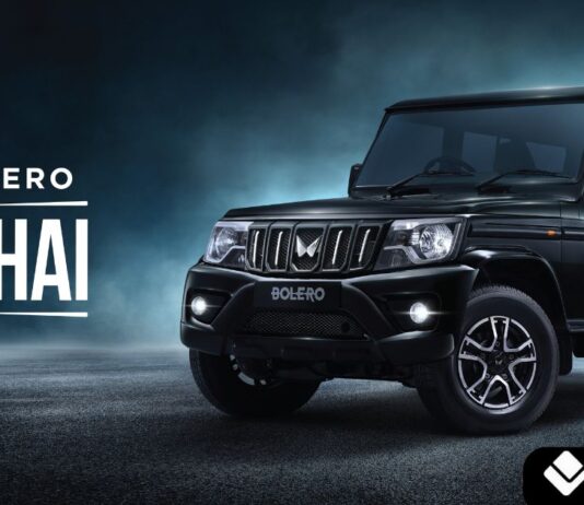 Mahindra Bolero Facelift 2025 लॉन्च: एक्स-शोरूम 7.99 लाख में दमदार फीचर्स के साथ Mahindra Bolero Facelift 2025 front view on road.