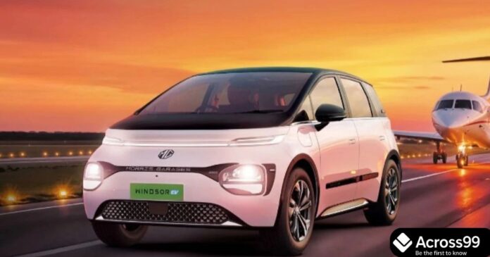 Your paragraph text - 2025-10-10T104401.693 MG Windsor EV Inspire Edition front view in dual-tone color.