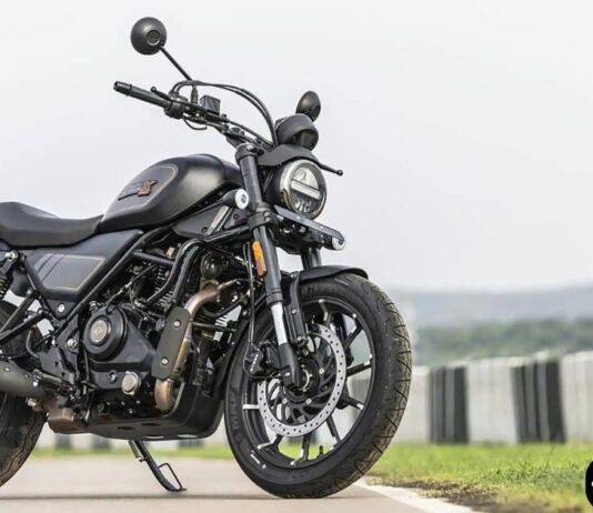Hero Mavrick 440 Update: नया लुक और फीचर्स के साथ जल्द लॉन्च होगी दमदार बाइक Hero Mavrick 440 bike side view with updated design