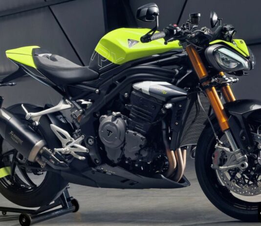 Triumph Speed Triple 1200 RX India Launch: कीमत, स्पेसिफिकेशन और फीचर्स Triumph Speed Triple 1200 RX in neon yellow and black color
