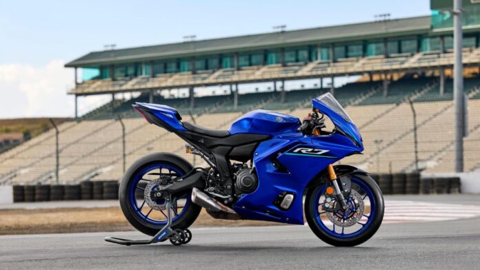 New 2026 Yamaha R7 unveiled at EICMA 2025 with sporty design