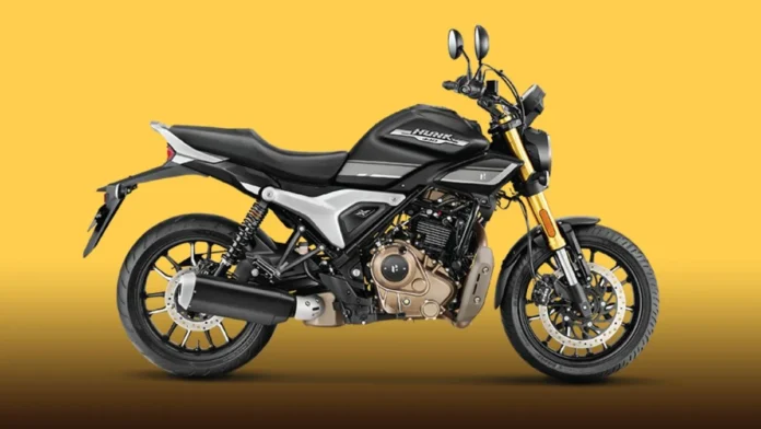 Hero Hunk 440 SX showcased at EICMA 2025 with bold design and powerful engine.